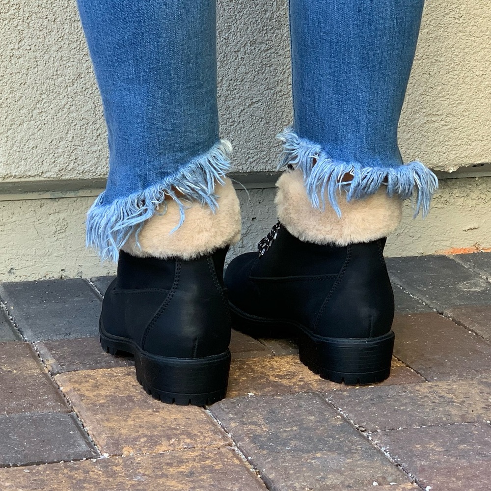 Black Laceup Hiking Faux Shearling Winter Boots - Picture 6 of 8